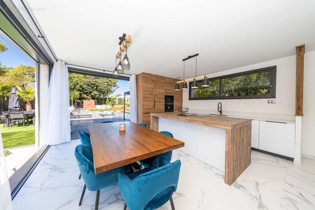 Maison à MOUGINS