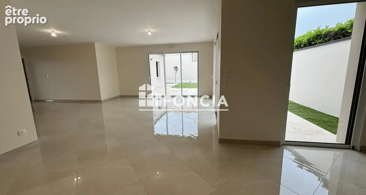 Maison 138 m² à Chauray  - photo 3