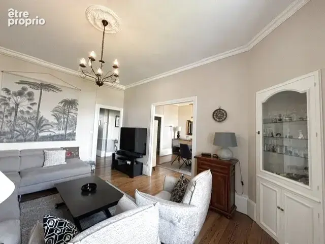 AUTUN, en centre ville, grand T5 de standing de 3 chambres, balcon et grande cave. - photo 11