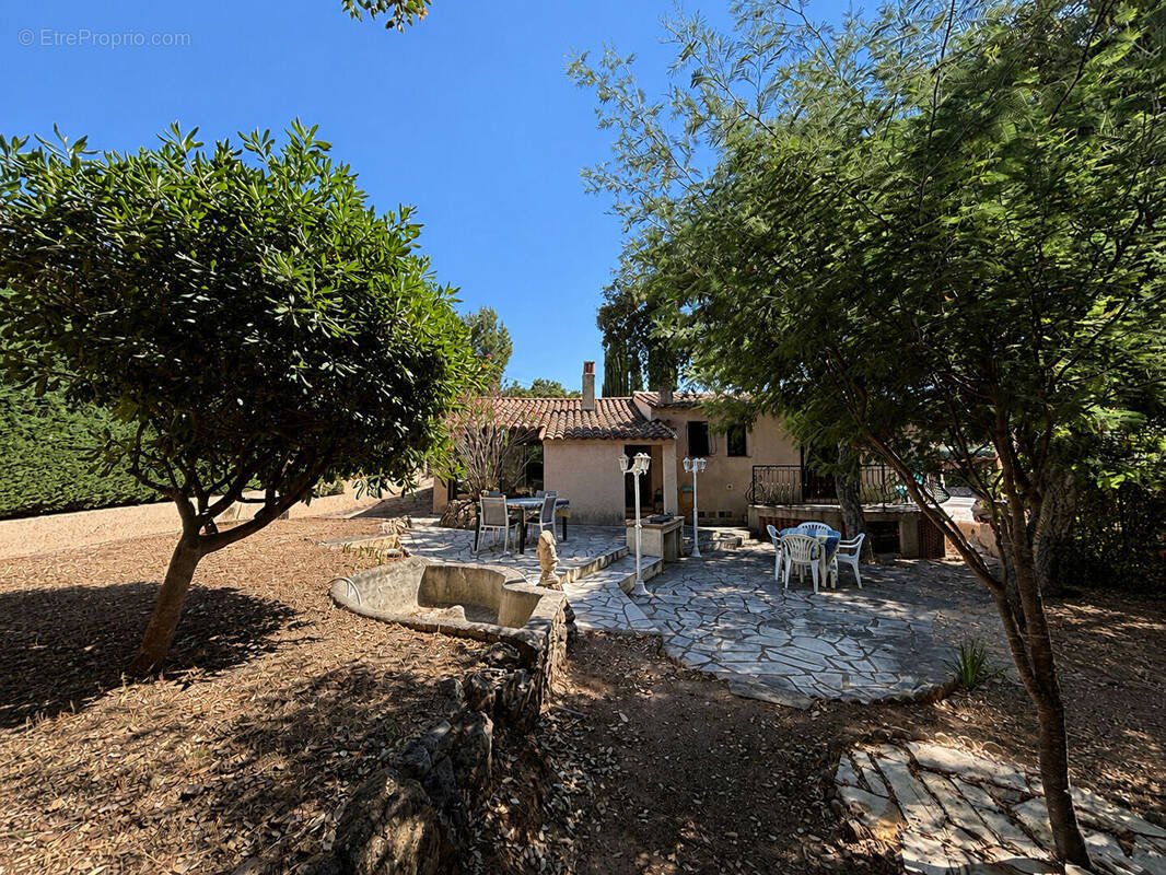 Maison à FREJUS