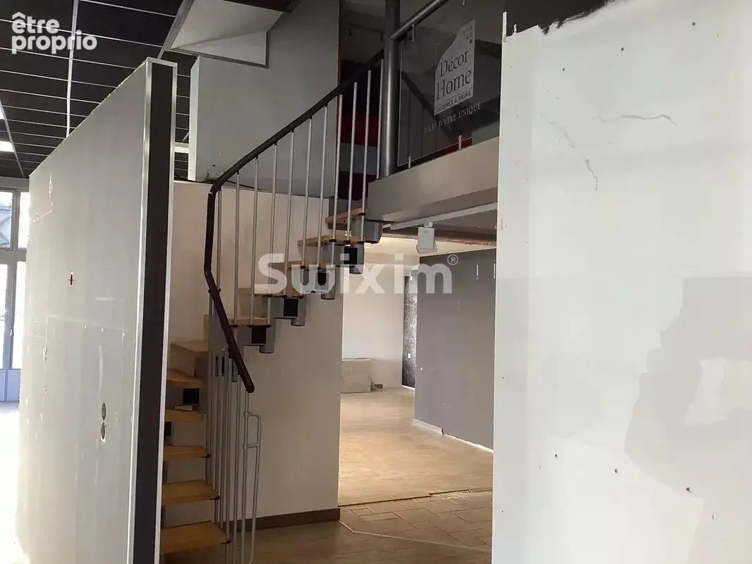 Grande surface de vente et bureaux - photo 5