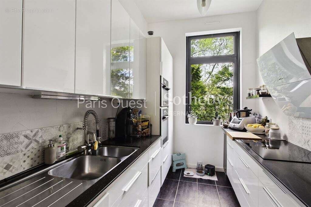 Appartement à LEVALLOIS-PERRET
