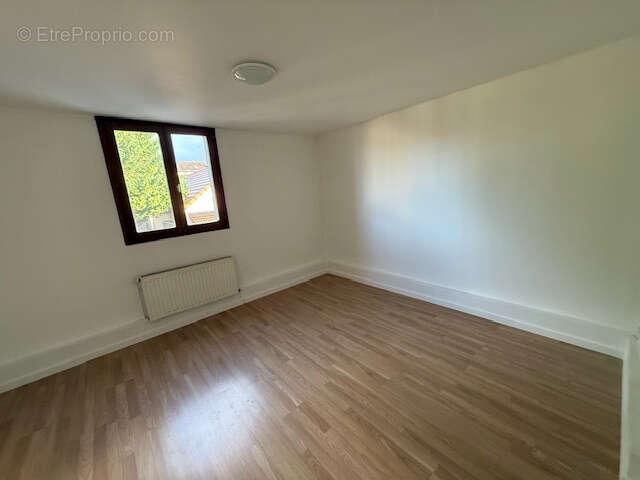 Maison à MERY-SUR-OISE