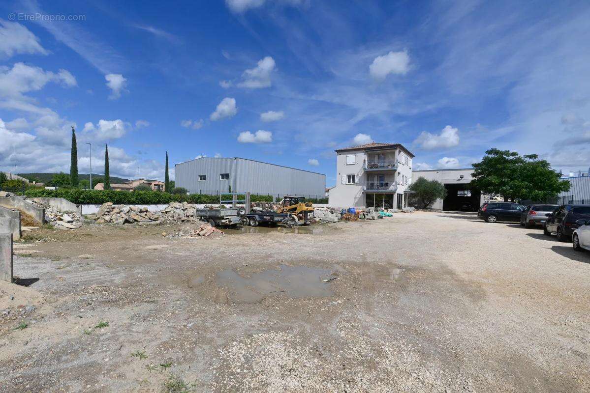 Maison à SAINT-JULIEN-LES-ROSIERS