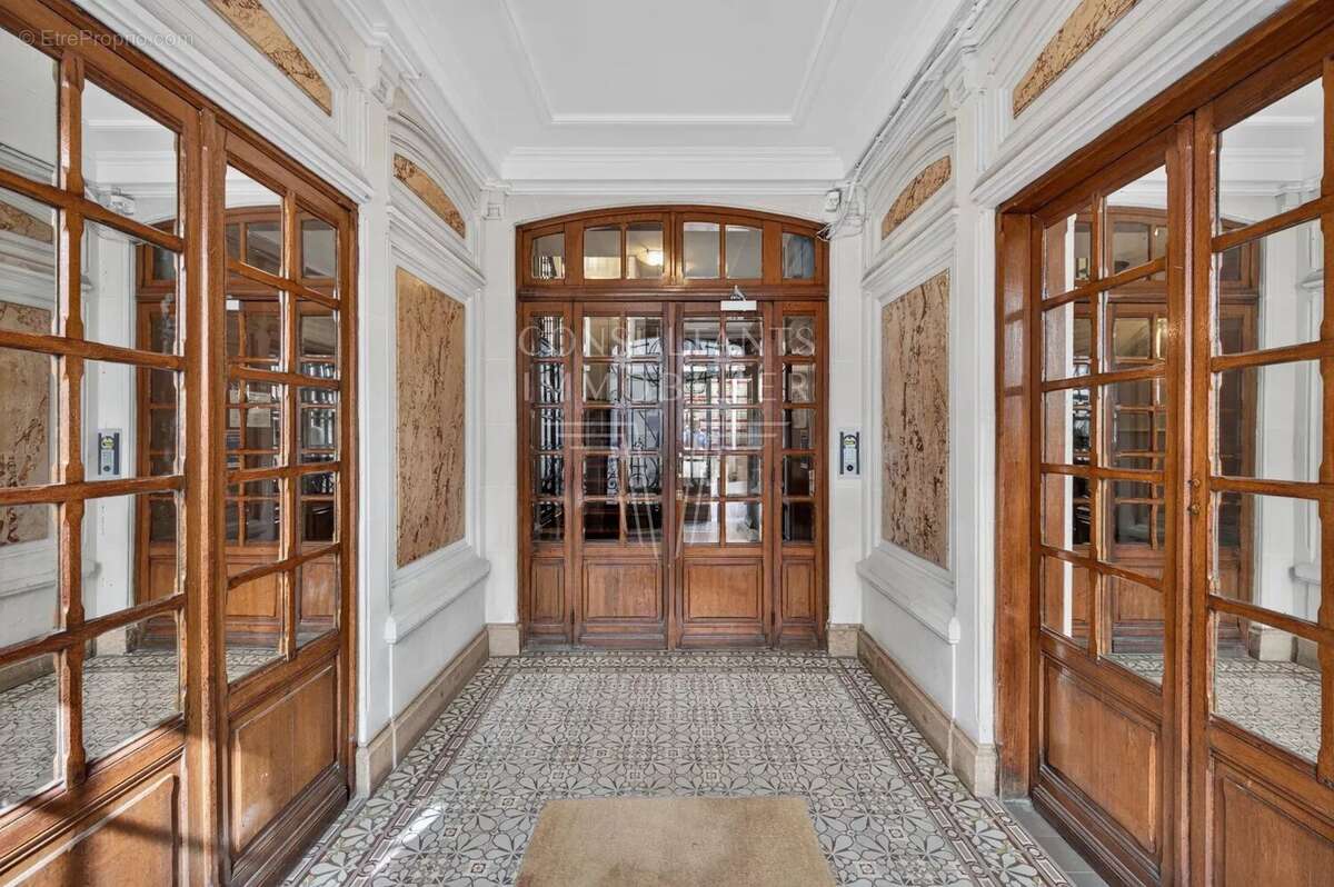 Appartement à LEVALLOIS-PERRET
