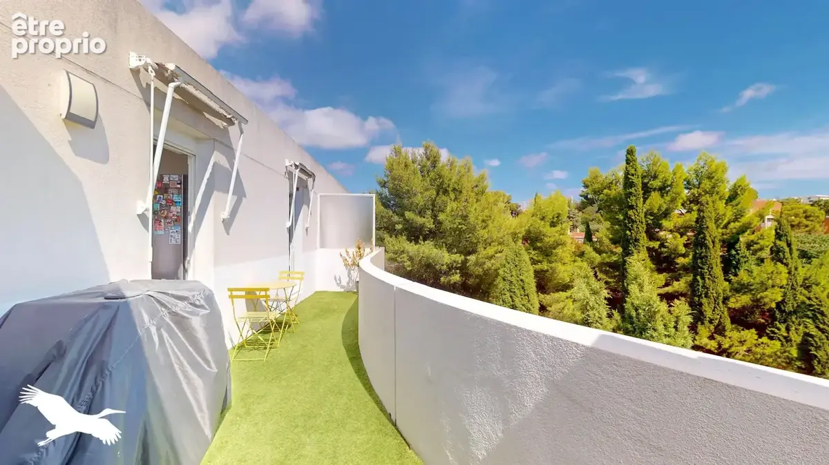 A VENDRE - Secteur Mazargues, Appartement 2 pièces de 57m² avec terrasse et Garage en SUS - Dernier étage - photo 8