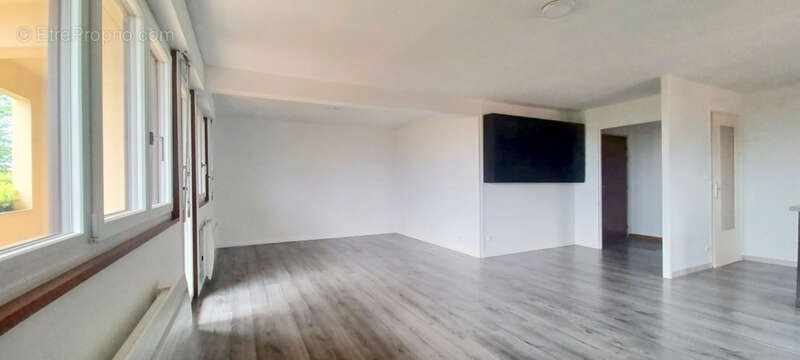 Appartement T3 avec parking et cave - photo 16