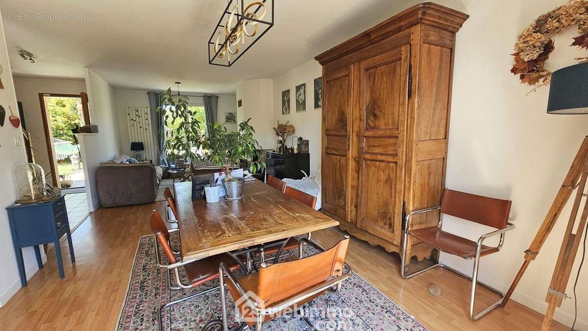 Une vue d'ensemble... - Maison à MILLY-LA-FORET