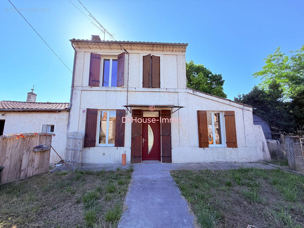 Maison à SAINT-ESTEPHE