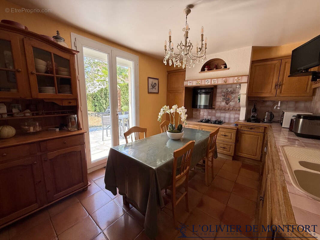 Maison individuelle Les Essarts Le Roi  de 139 m² au sol - photo 9