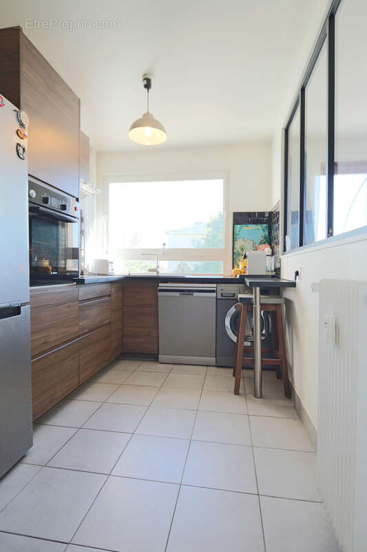 Appartement à LES PAVILLONS-SOUS-BOIS