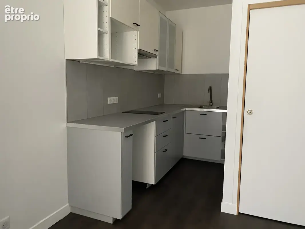 A VENDRE Paris 17ème, à proximité de la Porte de Clichy, ... - photo 3