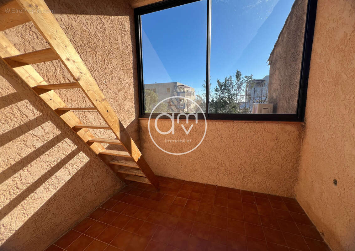 Appartement à LA LONDE-LES-MAURES