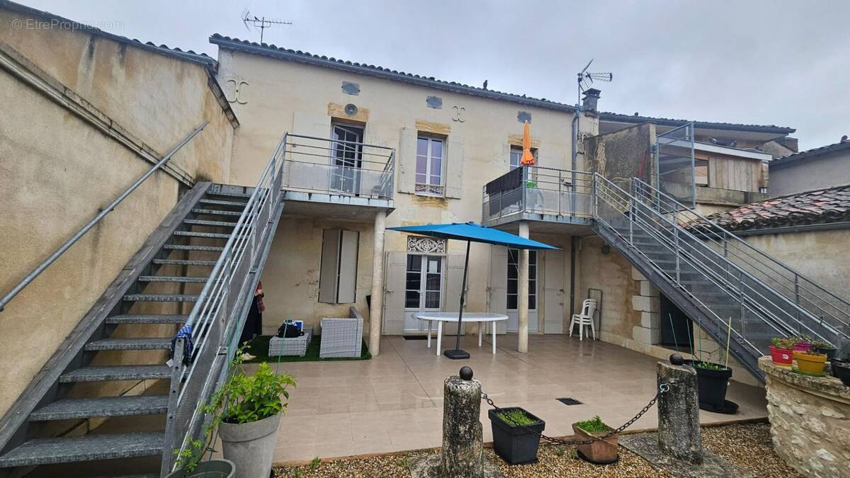 Maison à SAINTE-FOY-LA-GRANDE