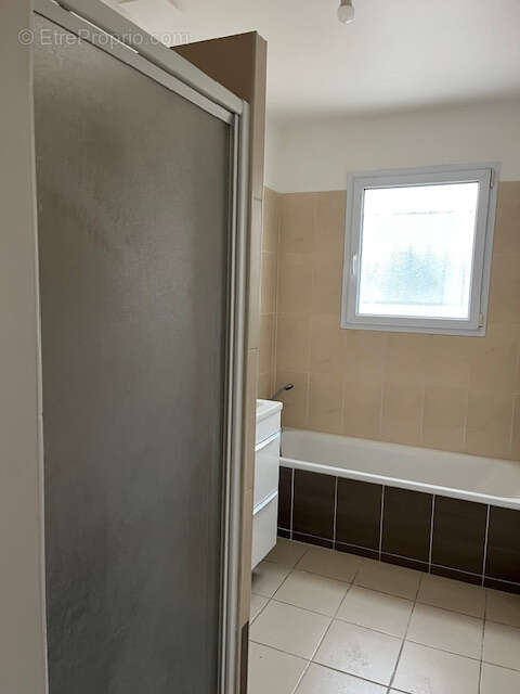 Appartement 3 pièces en rez-de-jardin + stationnements privatifs - photo 2
