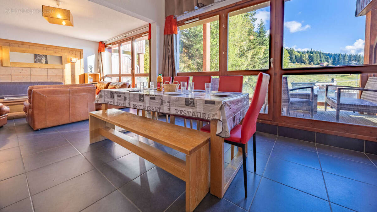 Appartement à LES CHAPELLES