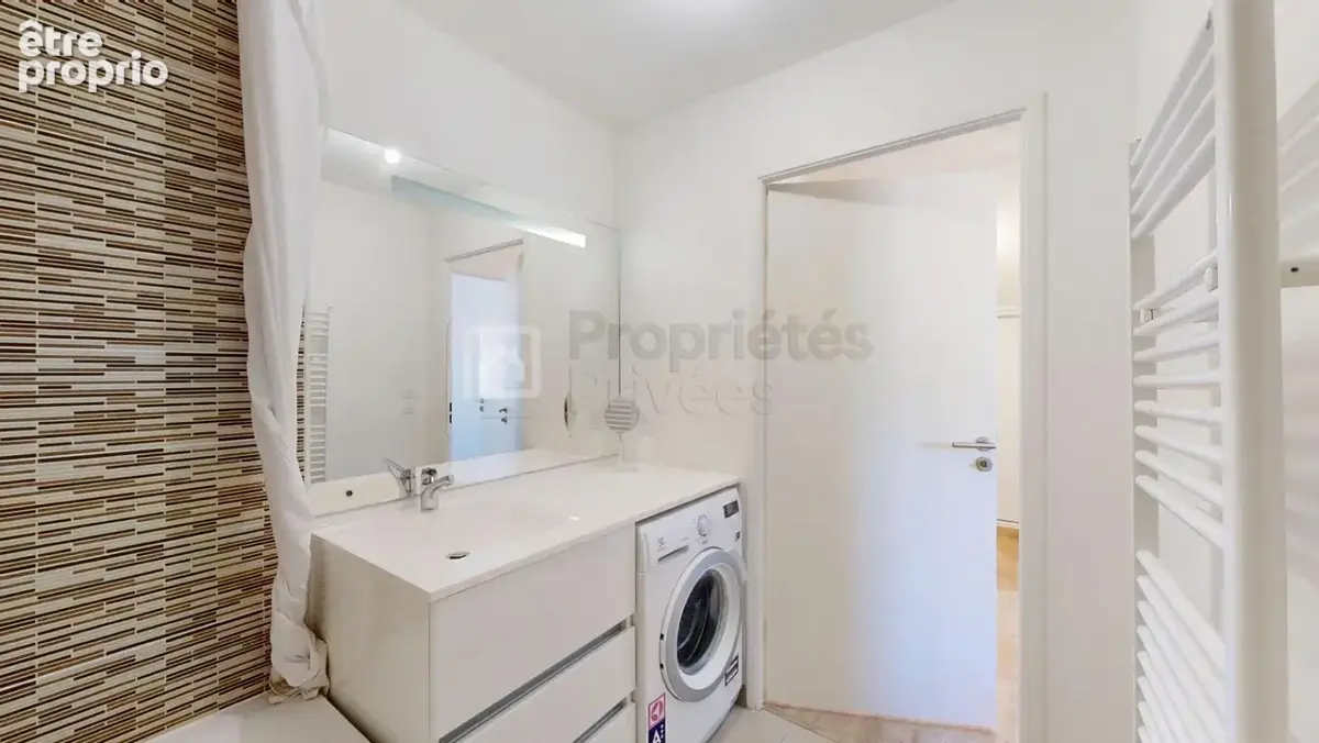 T3 duplex climatisé avec terrasse & 2 stationnements - photo 18