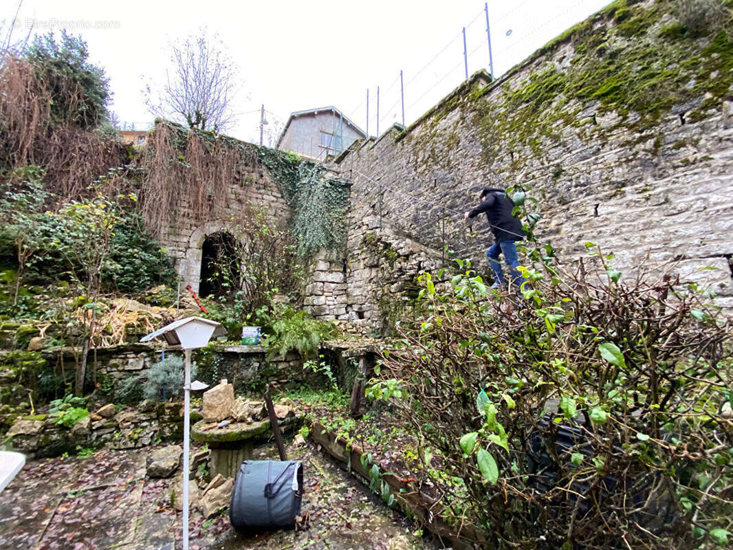 Appartement à SALINS-LES-BAINS