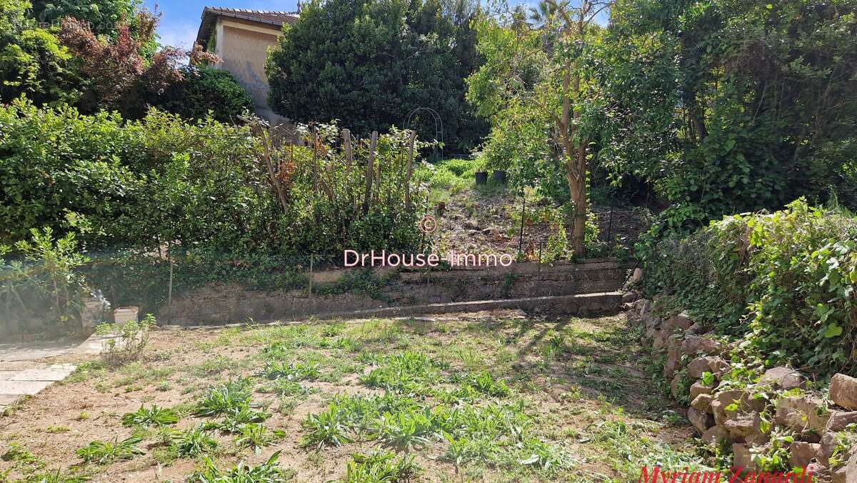 Appartement à MANDELIEU-LA-NAPOULE