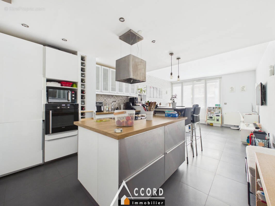 Appartement à SARTROUVILLE
