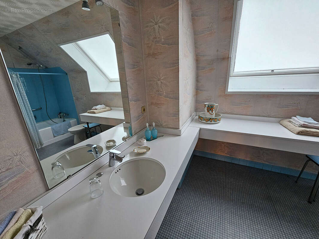 Maison à VOISINS-LE-BRETONNEUX