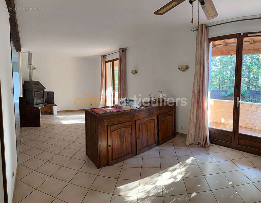 Maison à VILLEMOUSTAUSSOU