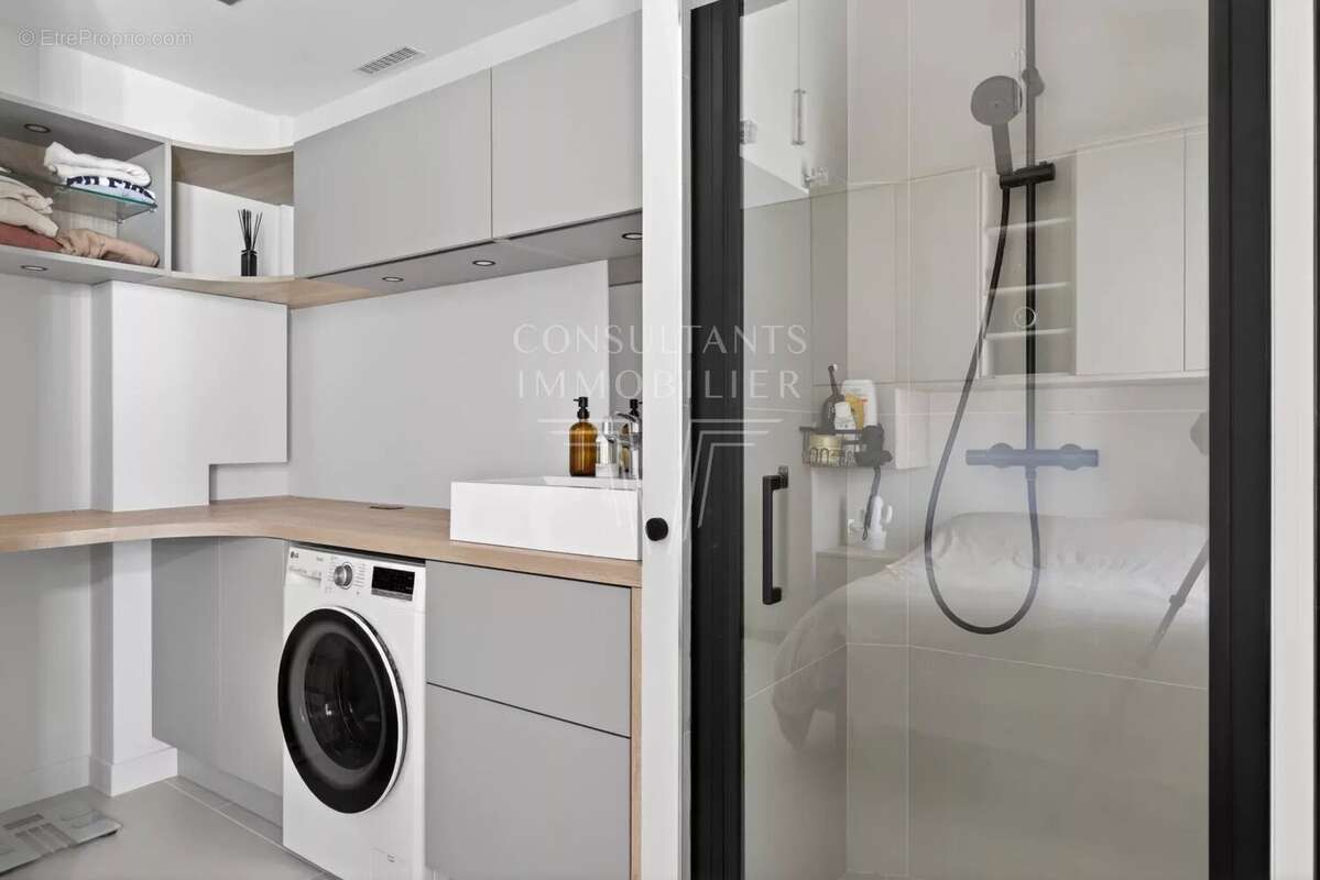 Appartement à LEVALLOIS-PERRET