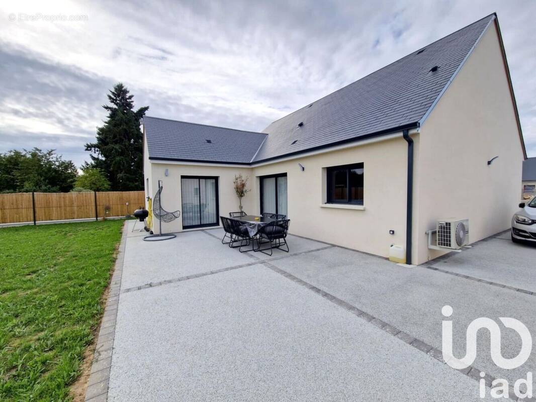 Photo 1 - Maison à VILLEBAROU