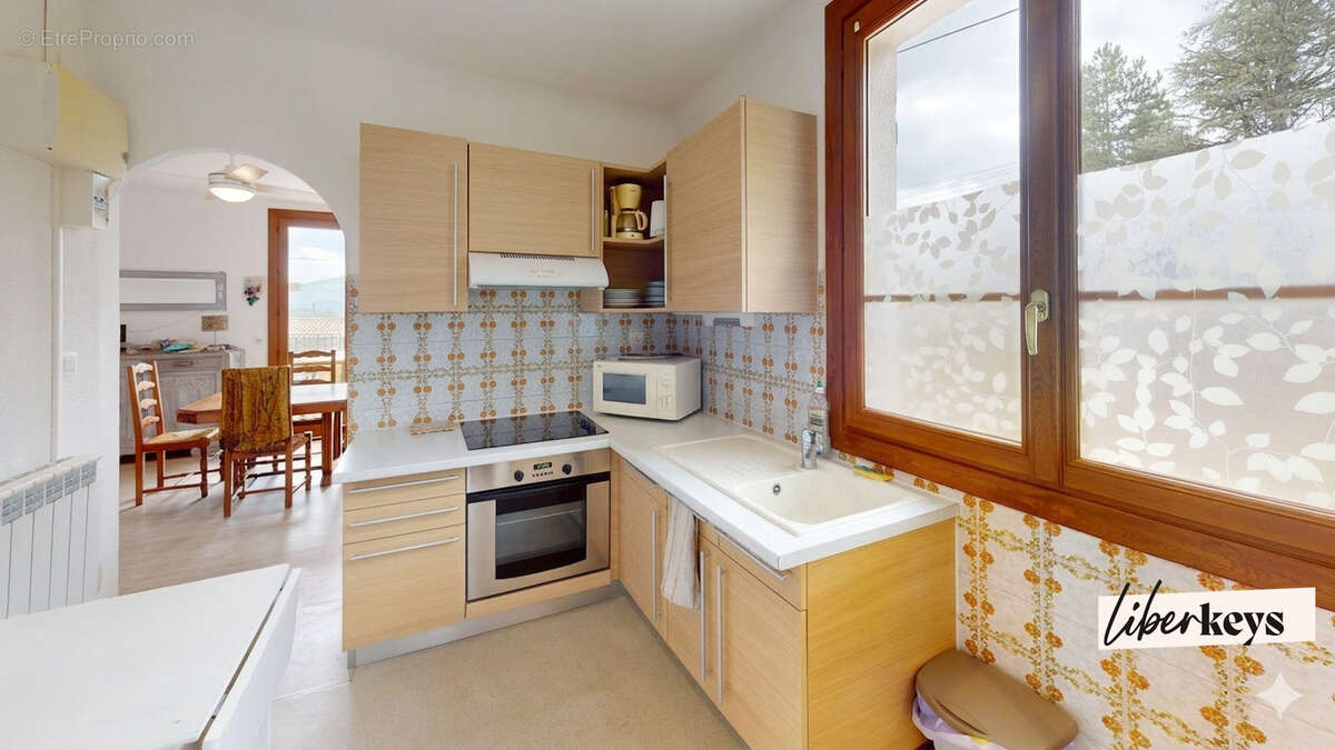 Appartement à GREOUX-LES-BAINS