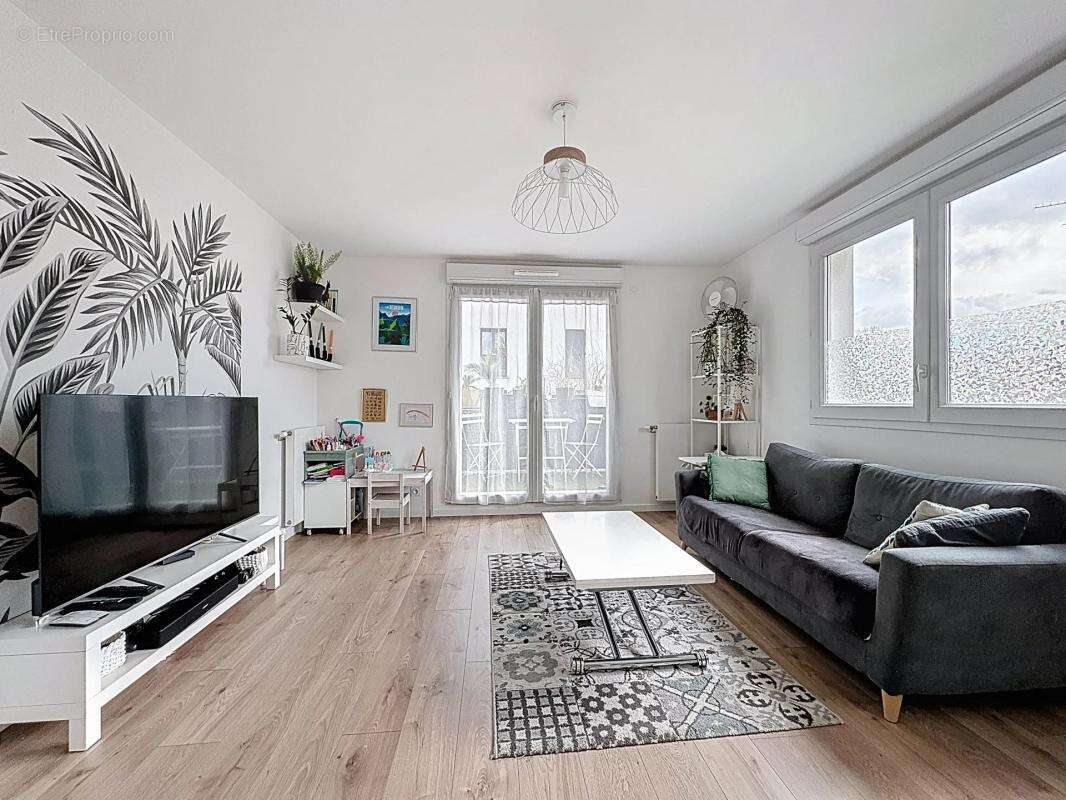 Appartement à MONTIGNY-LE-BRETONNEUX