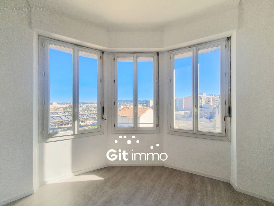 Appartement à MARSEILLE-1E