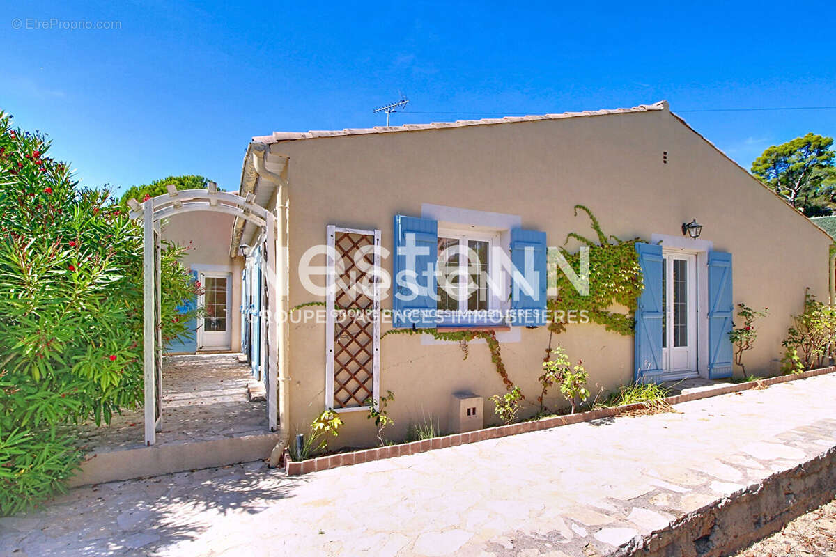 Maison à VILLECROZE