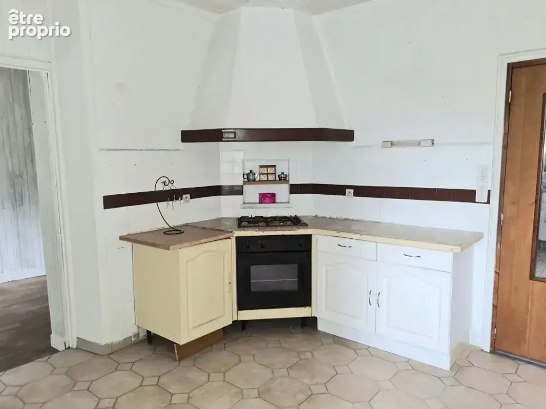 Exclusivité - Le Croisty - Maison de 135.36 m2 - 6 pièces - 3 chambres  -  Jardinet 20 m2 - Prix 123.000 - photo 3