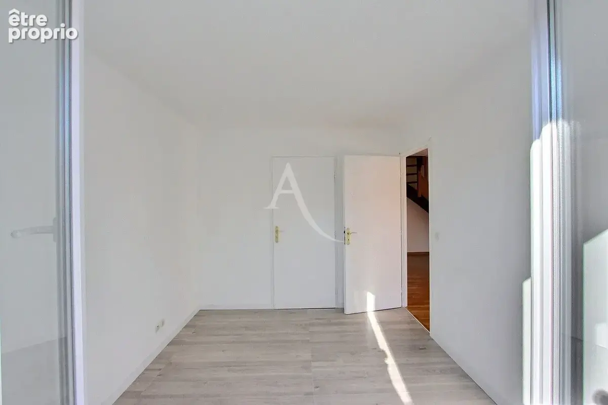 Villeneuve la garenne - quartier apollonia - duplex de 5 pieces avec terrasse - photo 7