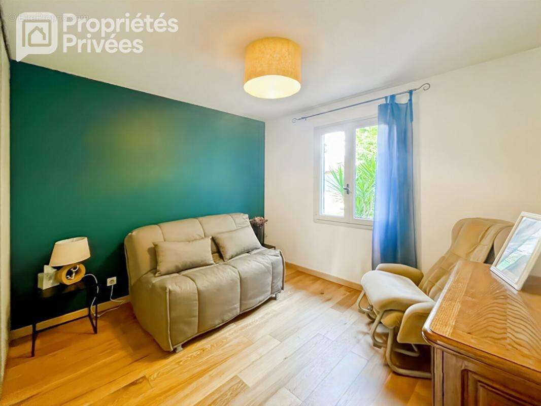 EN EXCLUSIVITÉ - Villa plain-pied 4 faces avec studio indépendant - photo 8