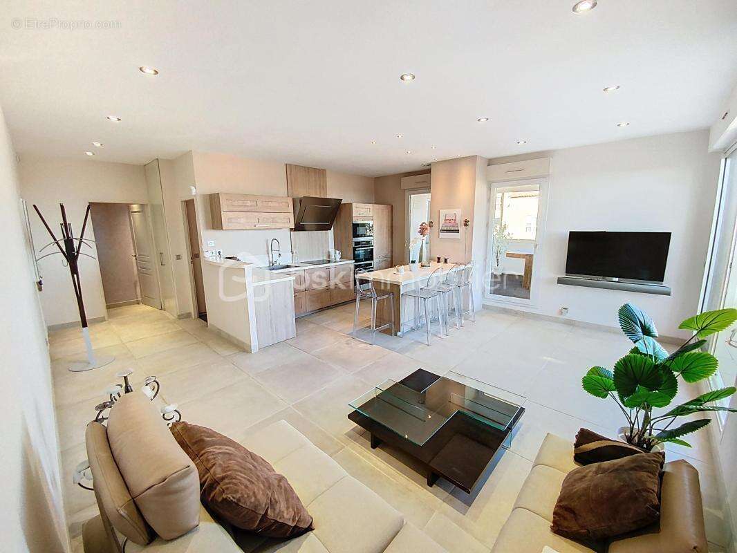 Appartement à LATTES