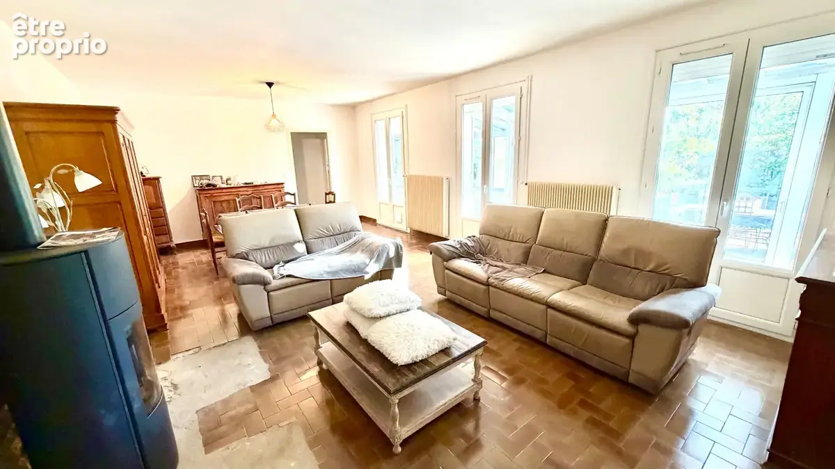 Villa de plain pied de 130 m² habitable avec dépendance sur 1300 m² de jardin clos et arboré - photo 5