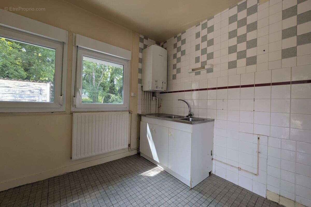 A vendre – virey sous bar – 7 place du champ gerard - photo 2