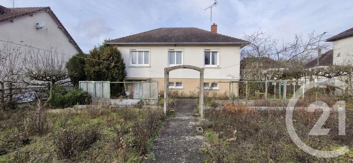 Maison à LA CHAPELLE-DU-NOYER