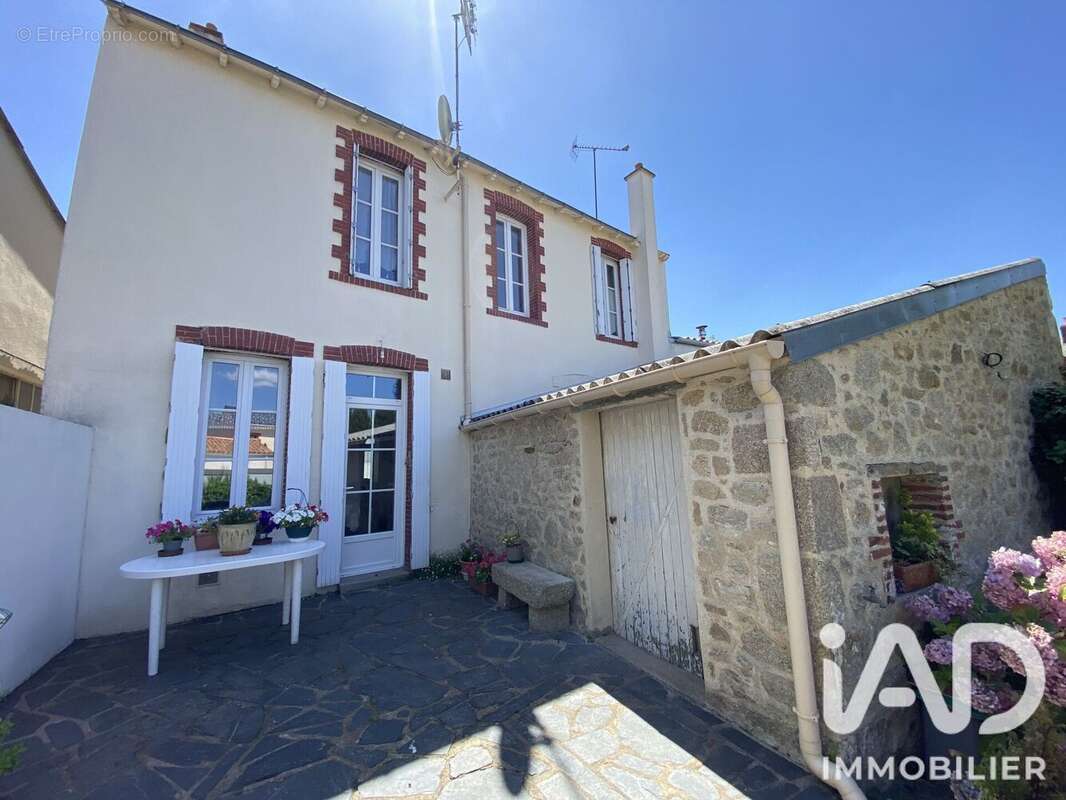Maison 130 m² à Les Herbiers  - photo 2