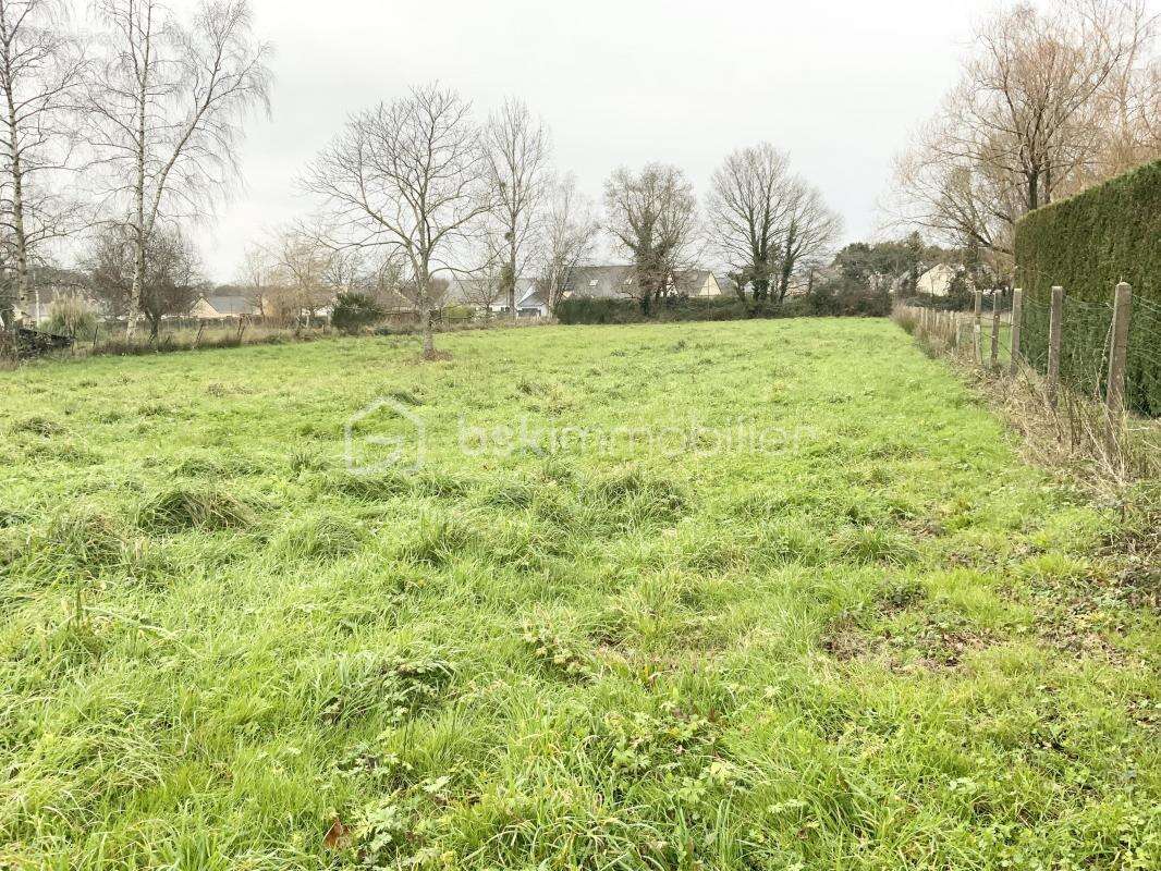 Terrain à SAINTE-ANNE-SUR-BRIVET