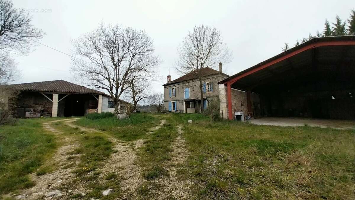 Maison à PUYLAROQUE