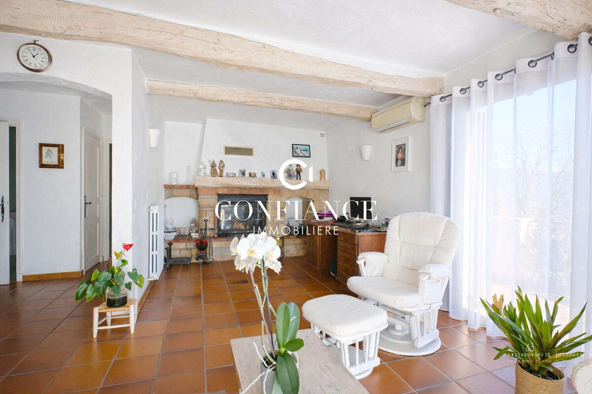 Maison à GATTIERES