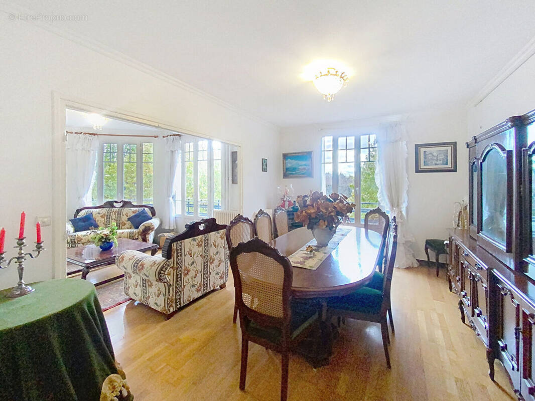 Appartement à SAINT-MAUR-DES-FOSSES