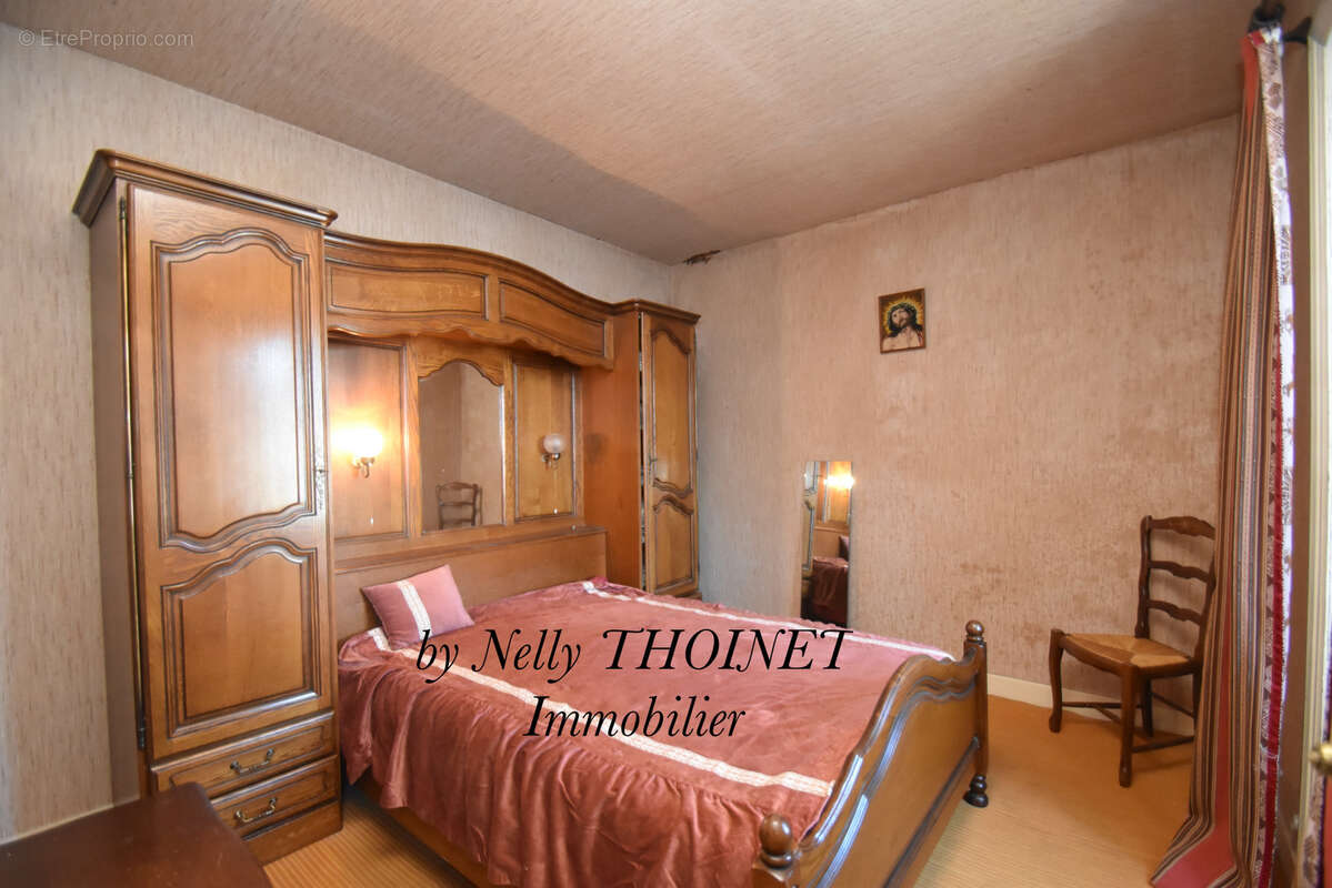 Maison à BESSE-ET-SAINT-ANASTAISE