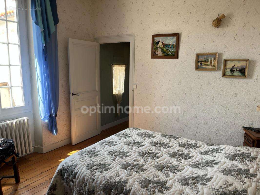Maison de charme - 4 chambres - Beaux volumes - Garage 55m² - Mansle (16) - photo 7
