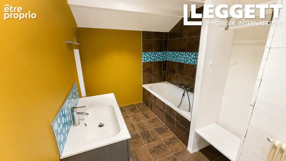 Maison en pierre rénovée de 150m2 avec jardin arboré- Proche de Granville et 10 min des plages. St Planchers - photo 10