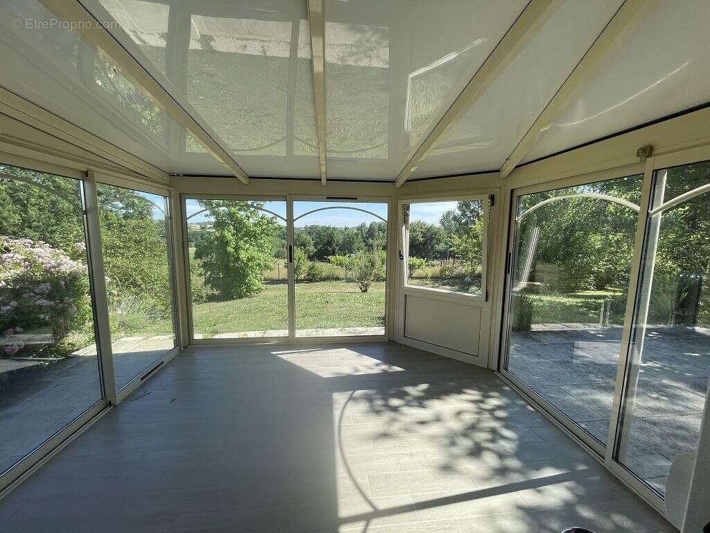 Maison - 140m ² - photo 2