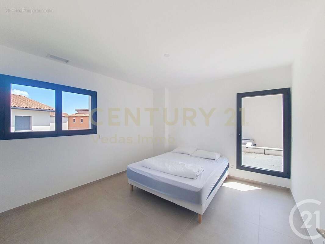 Maison à SAINT-BRES