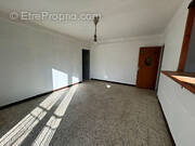 Appartement à ENTRAIGUES-SUR-LA-SORGUE